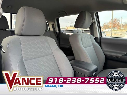 Used 2018 Toyota Tacoma SR5 image 21