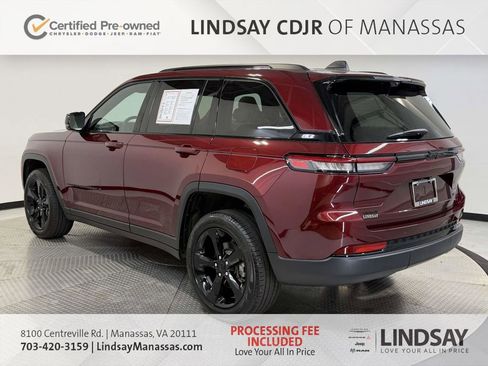 Certified 2025 Jeep Grand Cherokee Limited w/ Luxury Tech Group II AWD/4WD image 7
