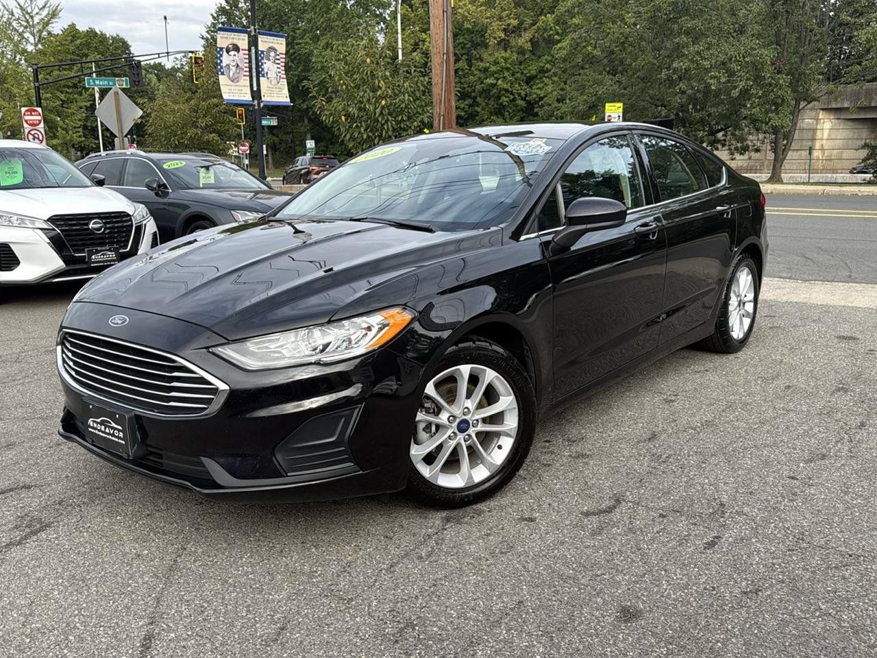 Used 2020 Ford Fusion SE FWD image 3