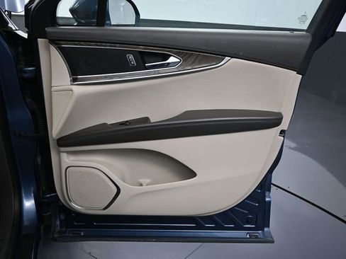 Used 2018 Lincoln MKX Reserve w/ Lincoln MKX Climate Package image 44