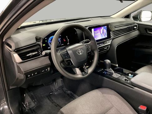 Used 2025 Toyota Camry LE AWD/4WD image 17