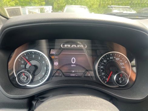 Used 2025 RAM 1500 Big Horn AWD/4WD image 6