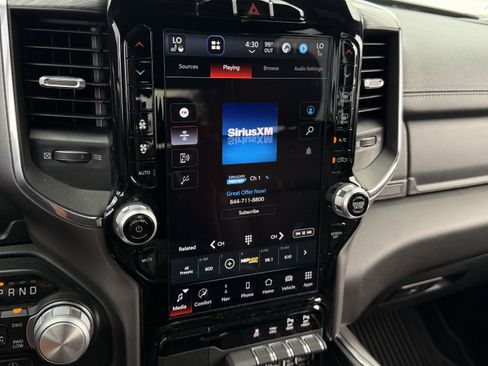 Used 2024 RAM 1500 Laramie AWD/4WD image 26