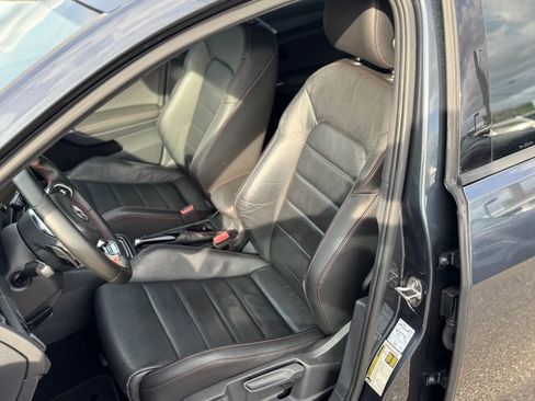 Used 2020 Volkswagen GTI SE image 17