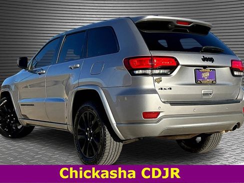 Used 2021 Jeep Grand Cherokee Laredo X image 4