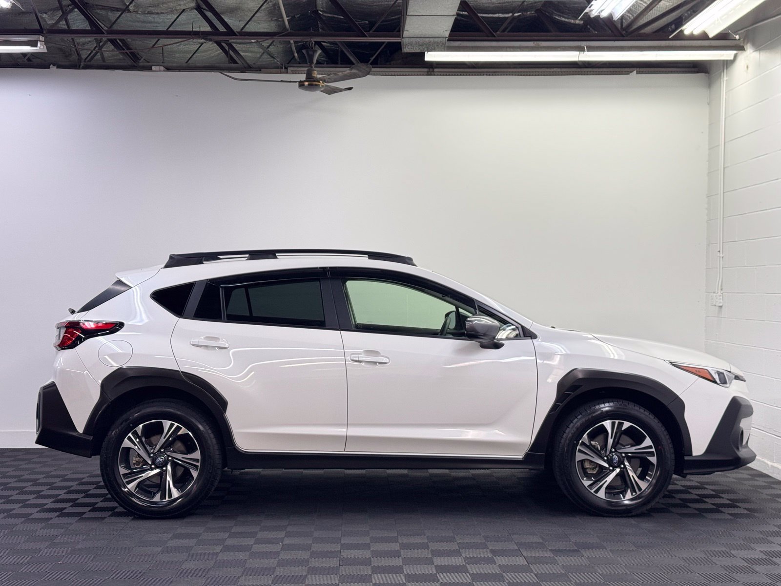 Used 2024 Subaru Crosstrek 2.0i Premium AWD/4WD image 4