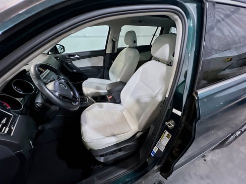 Used 2019 Volkswagen Tiguan SE FWD image 14