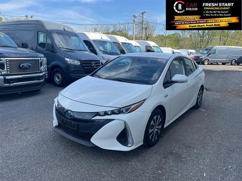 Used 2020 Toyota Prius Prime LE image 4