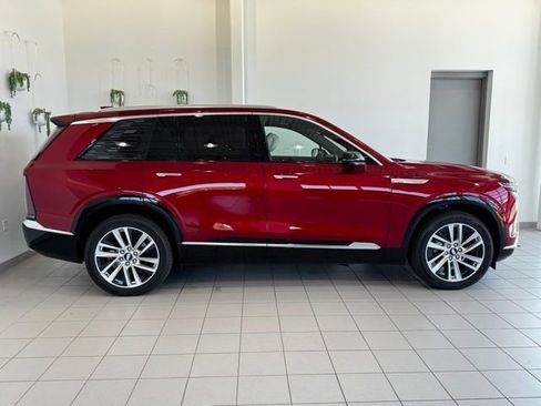 New 2026 Cadillac Vistiq Luxury AWD/4WD image 37