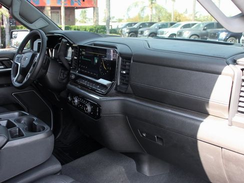 Used 2022 Chevrolet Silverado 1500 RST image 34