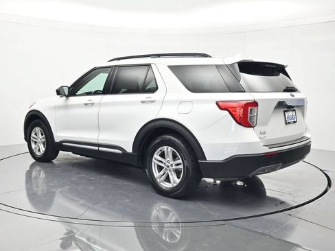Used 2020 Ford Explorer XLT w/ Equipment Group 202A RWD image 7