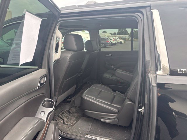 Used 2020 Chevrolet Suburban LT w/ Luxury Package AWD/4WD image 6