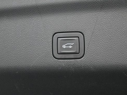 Used 2024 Chevrolet Tahoe LT RWD image 38