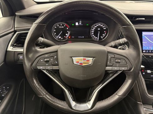 Used 2023 Cadillac XT6 Premium Luxury image 17