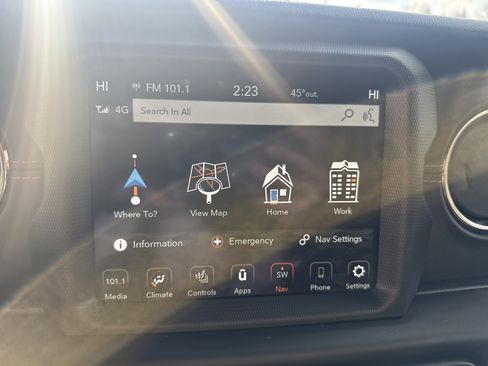 Used 2023 Jeep Wrangler Unlimited Sahara image 25