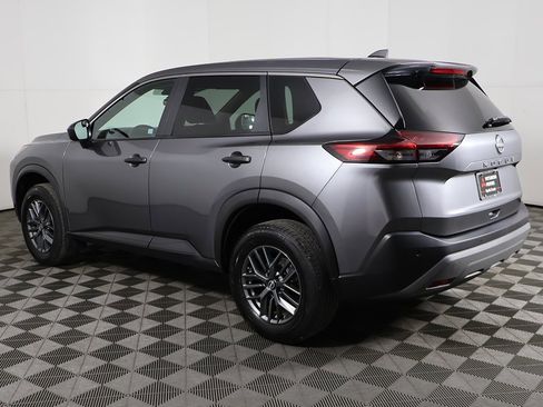 Used 2023 Nissan Rogue S image 10