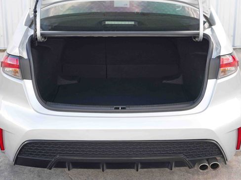 Used 2022 Toyota Corolla SE image 9