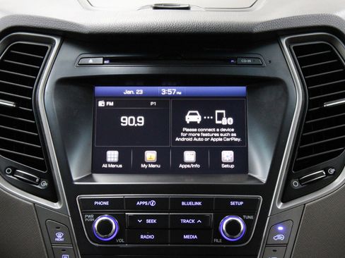 Used 2018 Hyundai Santa Fe SE image 24