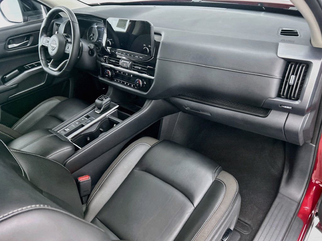 Used 2023 Nissan Pathfinder SL FWD image 16
