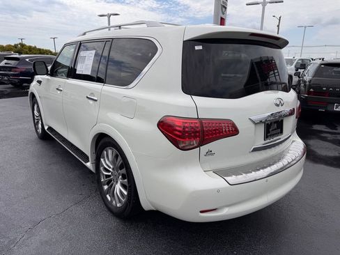 Used 2016 INFINITI QX80 4WD w/ Deluxe Technology Package image 3