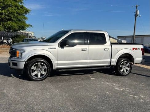 Used 2018 Ford F150 XLT w/ Equipment Group 302A Luxury AWD/4WD image 3