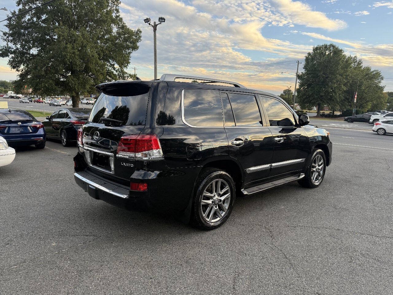 Used 2014 Lexus LX 570 4WD image 5