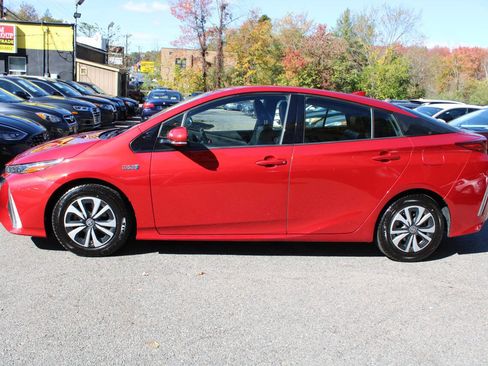 Used 2017 Toyota Prius Prime Premium image 12