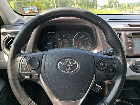 Used 2018 Toyota RAV4 XLE AWD/4WD image 20