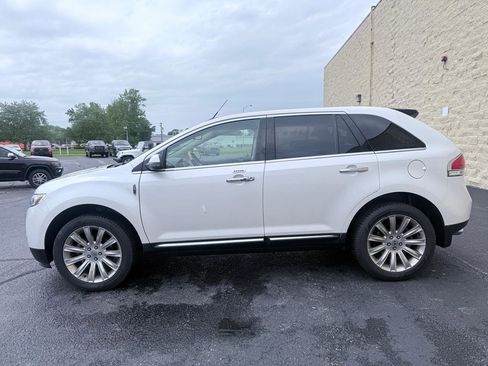 Used 2014 Lincoln MKX FWD w/ Equipment Group 102A image 2