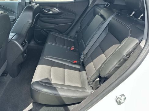 Used 2024 GMC Terrain SLT w/ Tech Package FWD image 13