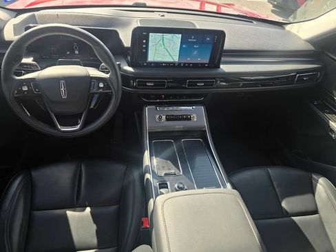 Used 2025 Lincoln Aviator 2WD image 16