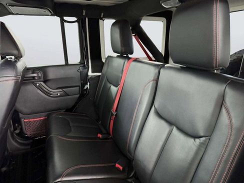 Used 2018 Jeep Wrangler Unlimited Rubicon image 24