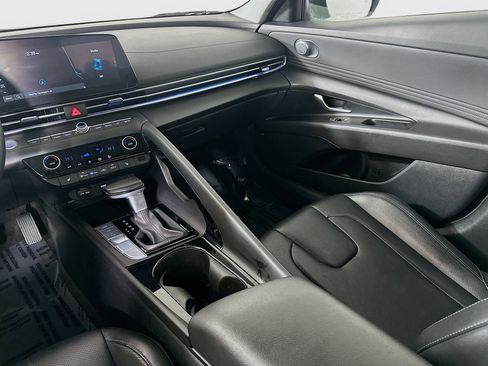 Used 2024 Hyundai Elantra Limited image 24