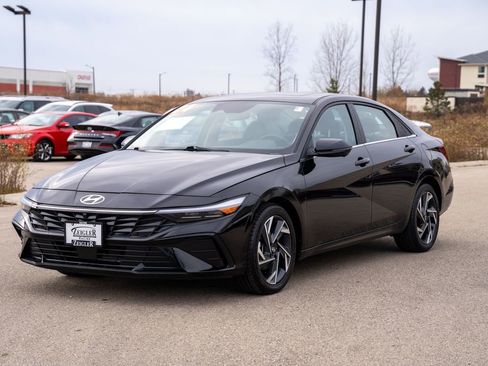 Certified 2024 Hyundai Elantra Limited image 3