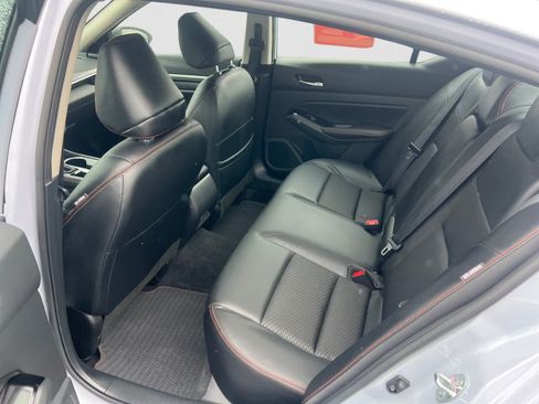 Used 2024 Nissan Altima 2.5 SR FWD image 11