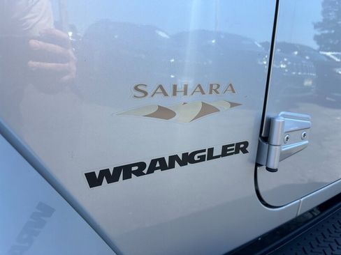 Used 2012 Jeep Wrangler Sahara AWD/4WD image 15
