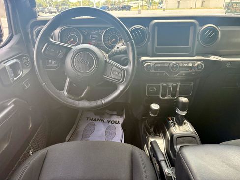 Used 2022 Jeep Wrangler Unlimited Sport AWD/4WD image 2