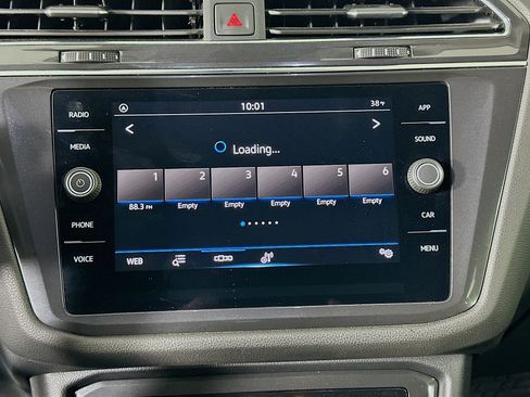 Used 2023 Volkswagen Tiguan SE image 19