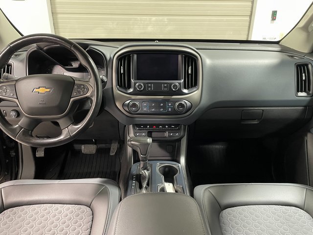 Used 2021 Chevrolet Colorado Z71 w/ Z71 Midnight Edition AWD/4WD image 13