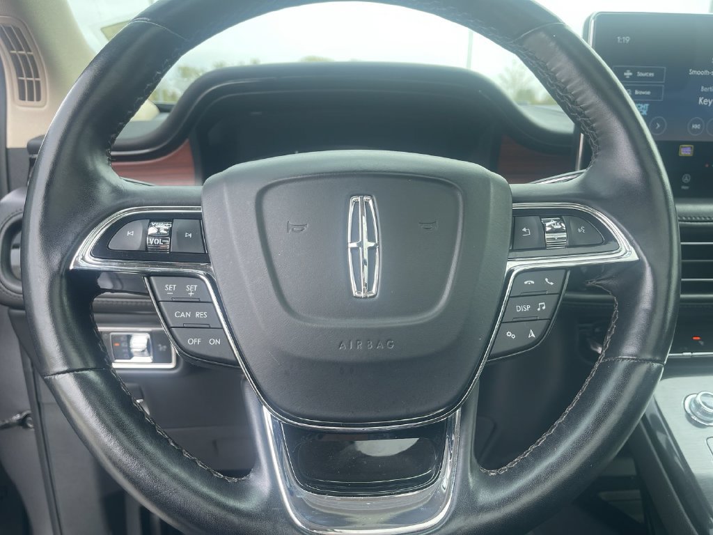 Used 2023 Lincoln Nautilus Reserve w/ Cargo Utility Package AWD/4WD image 8
