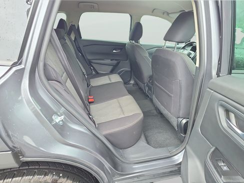 Used 2025 Nissan Rogue SV FWD image 19