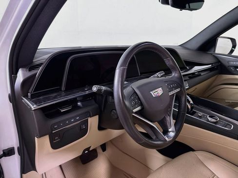 Used 2021 Cadillac Escalade ESV Premium Luxury w/ LPO, Illumination Package AWD/4WD image 10