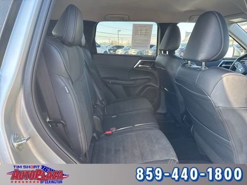 Used 2024 Mitsubishi Outlander SE Black Edition image 35