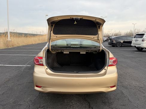 Used 2012 Toyota Corolla LE image 8