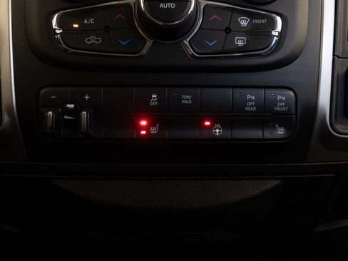 Used 2018 RAM 1500 Big Horn AWD/4WD image 35