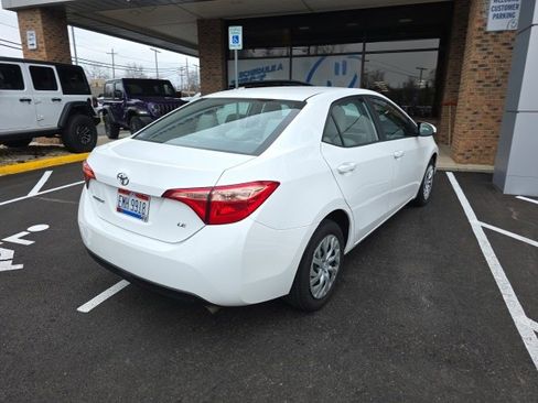 Used 2018 Toyota Corolla LE image 5