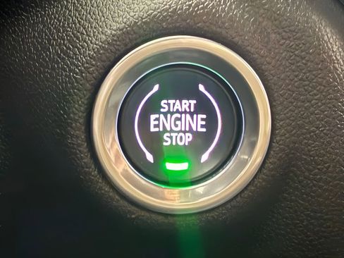 Used 2023 Chevrolet Silverado 1500 Custom image 23