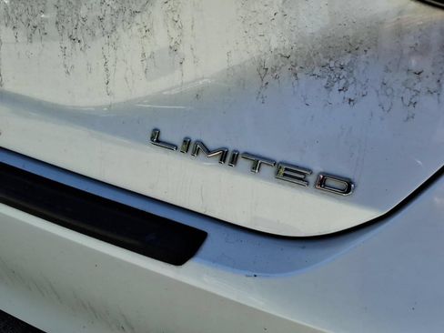 Used 2020 Toyota Avalon Limited FWD image 9