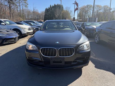 Used 2014 BMW 750i xDrive image 2