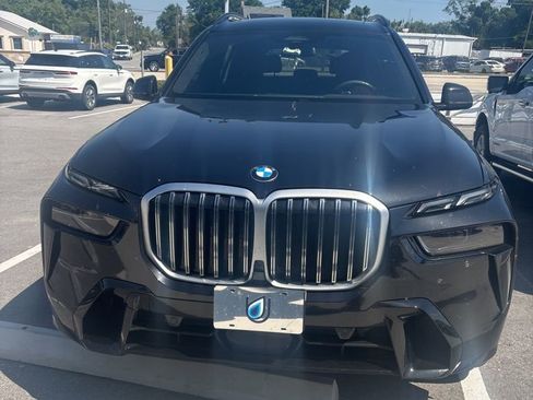 Used 2024 BMW X7 xDrive40i w/ M Sport Package image 2